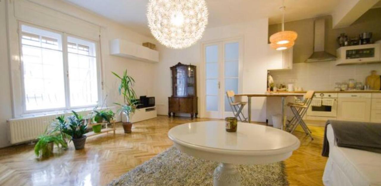 Apartament Radnoti Art Studio
